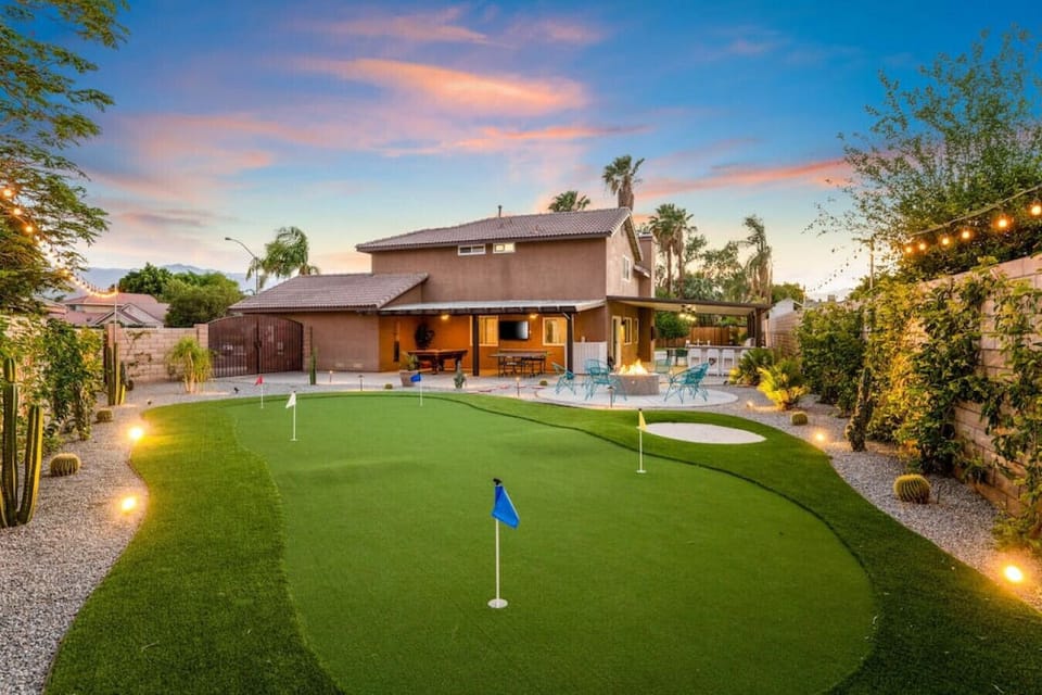 1000 sqft putting green