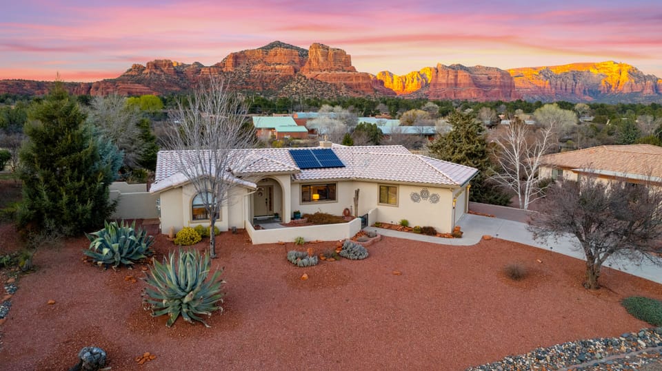 Breath taking views of Castle Rock, Bell Rock, and Courthouse Butte!
