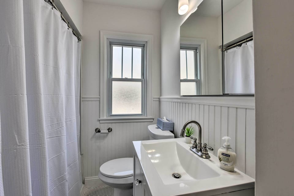 Full Bathroom