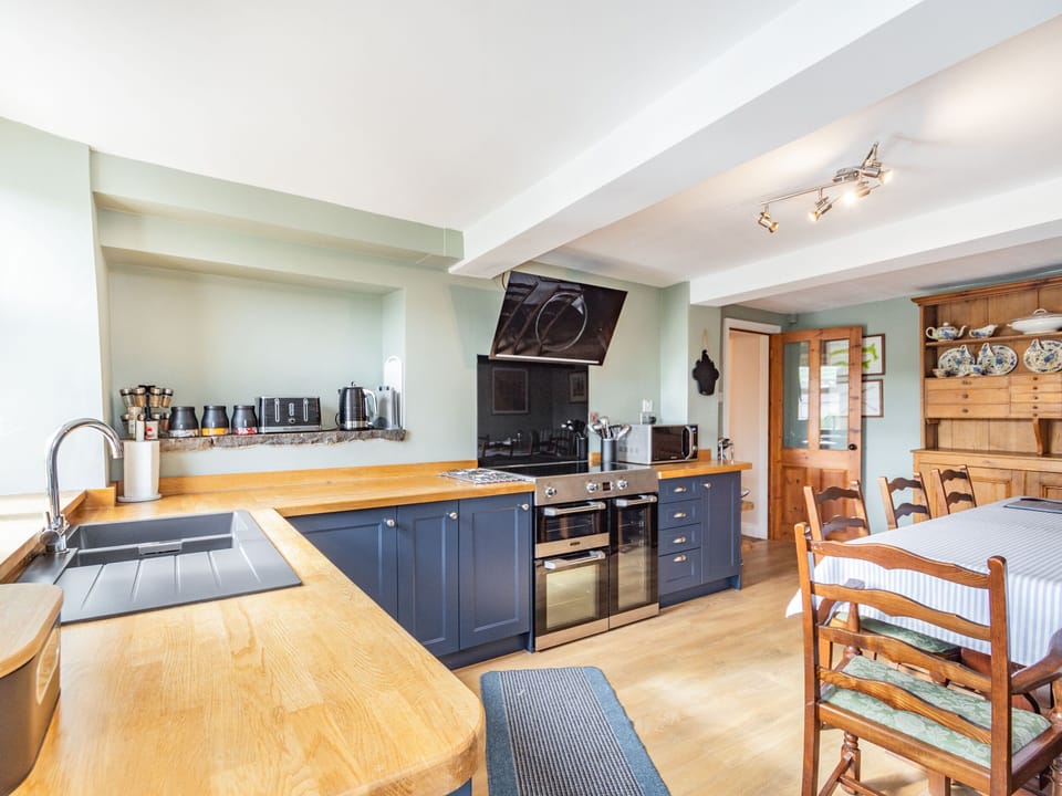 Cottage | Interior