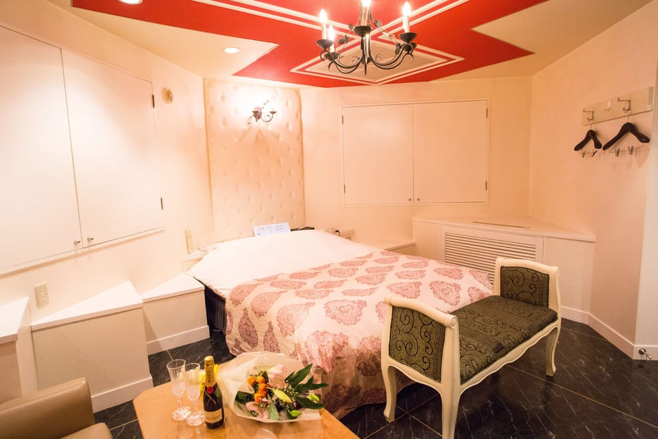 Double Room | Individually decorated, individually furnished, free WiFi, bed sheets