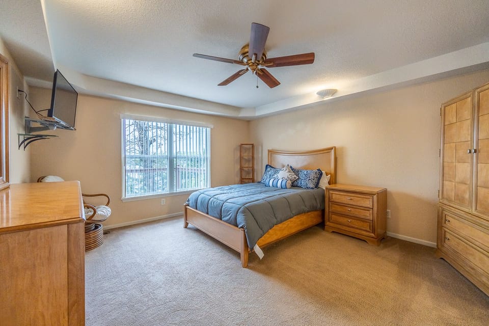 MAIN BEDROOM 1 WITH PRIVATE BATHROOM