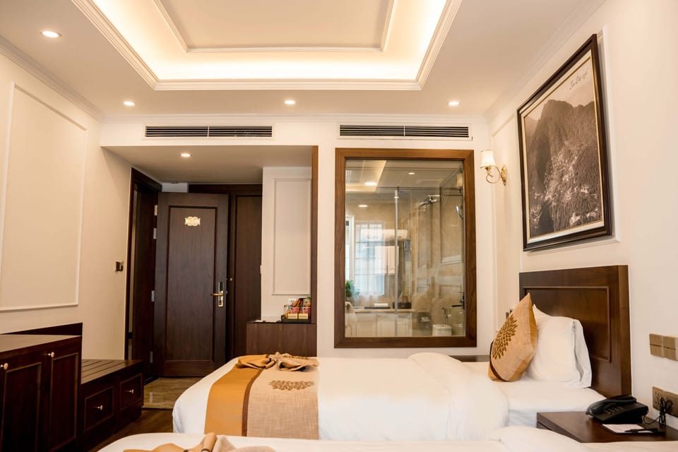 Deluxe Room | Premium bedding, memory foam beds, free minibar items, in-room safe