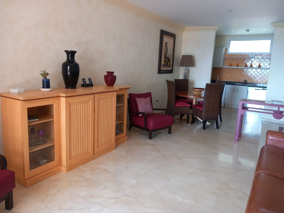 Living room to kitchen view