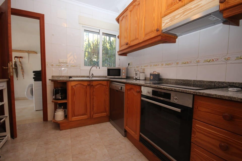 Cocina acceso al garaje