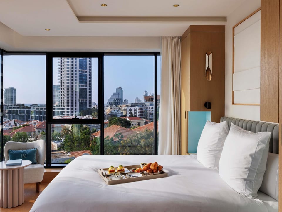 Free minibar, in-room safe, blackout drapes, soundproofing