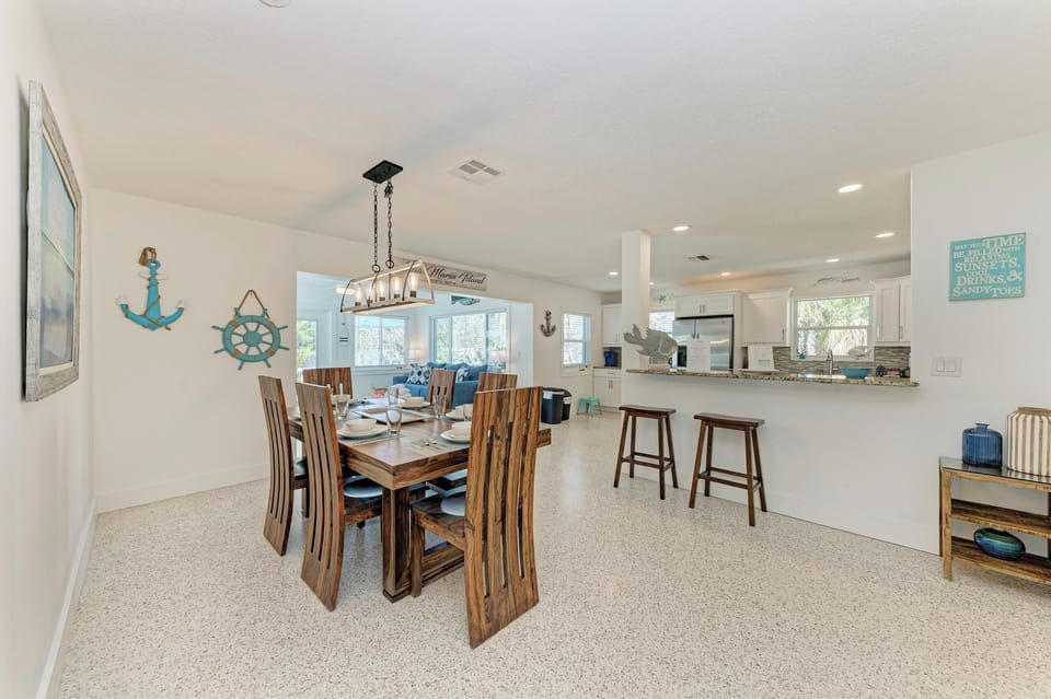 Wave N Sea Dining Room Area