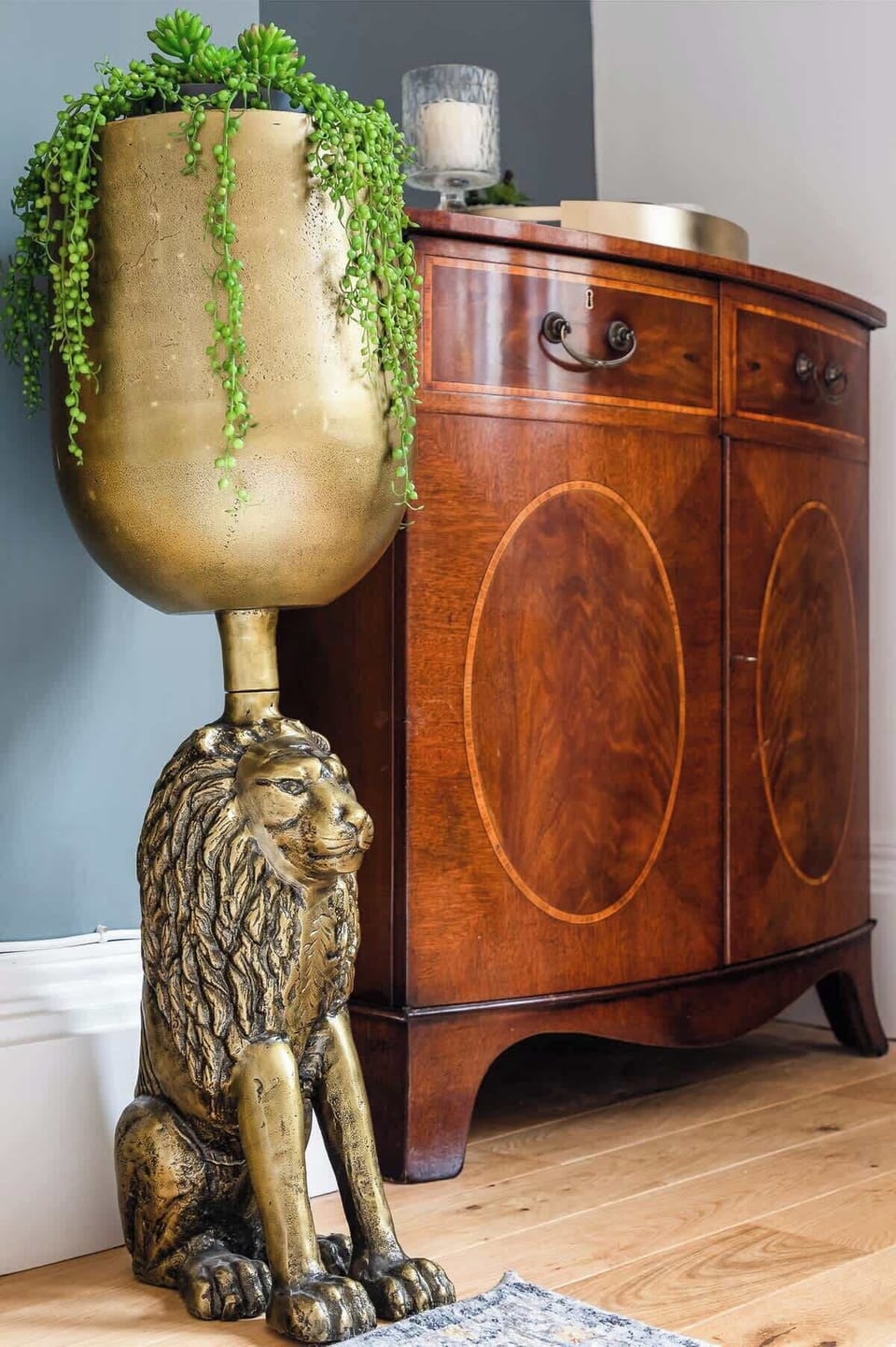 High-end finishes have been used throughout to create a luxurious feel that’s befitting of the apartment’s Georgian heritage.