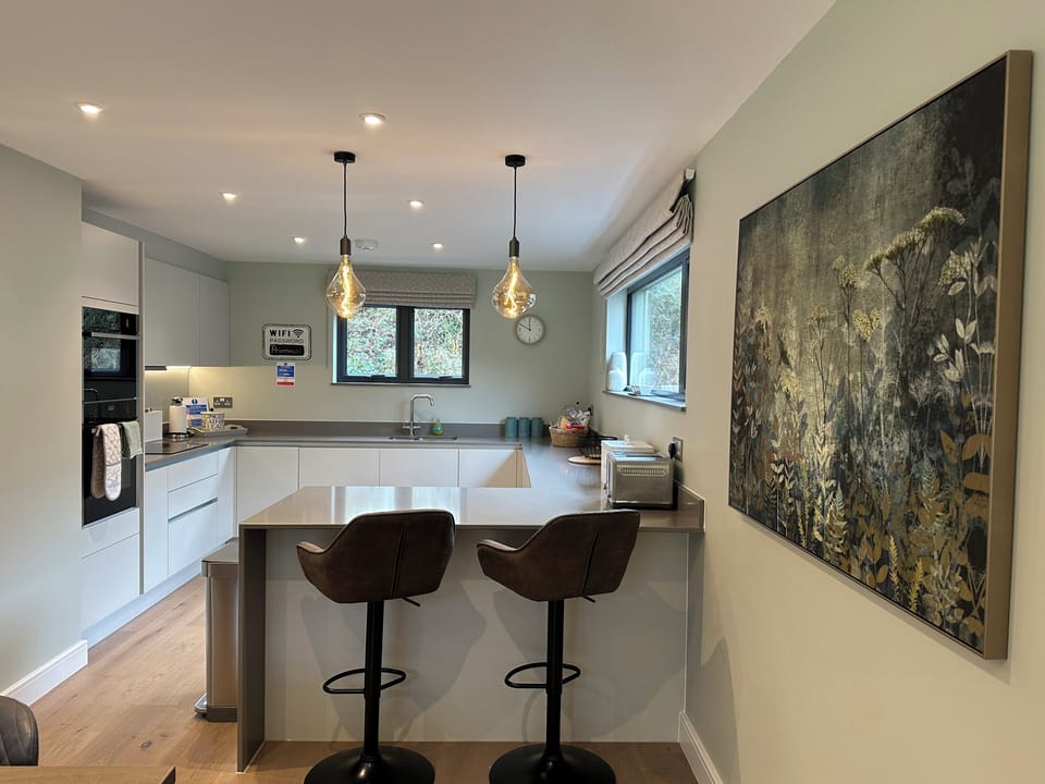 Cottage | Private kitchen | Fridge, microwave, dishwasher, electric kettle