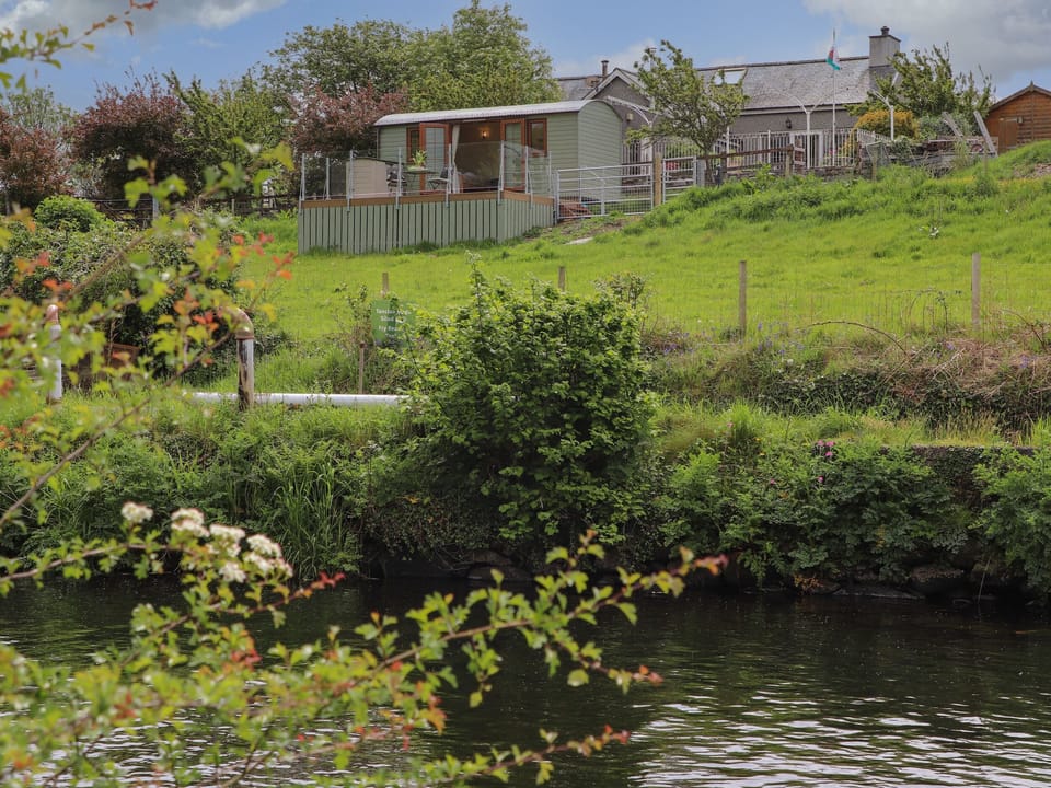 Cottage | Property grounds