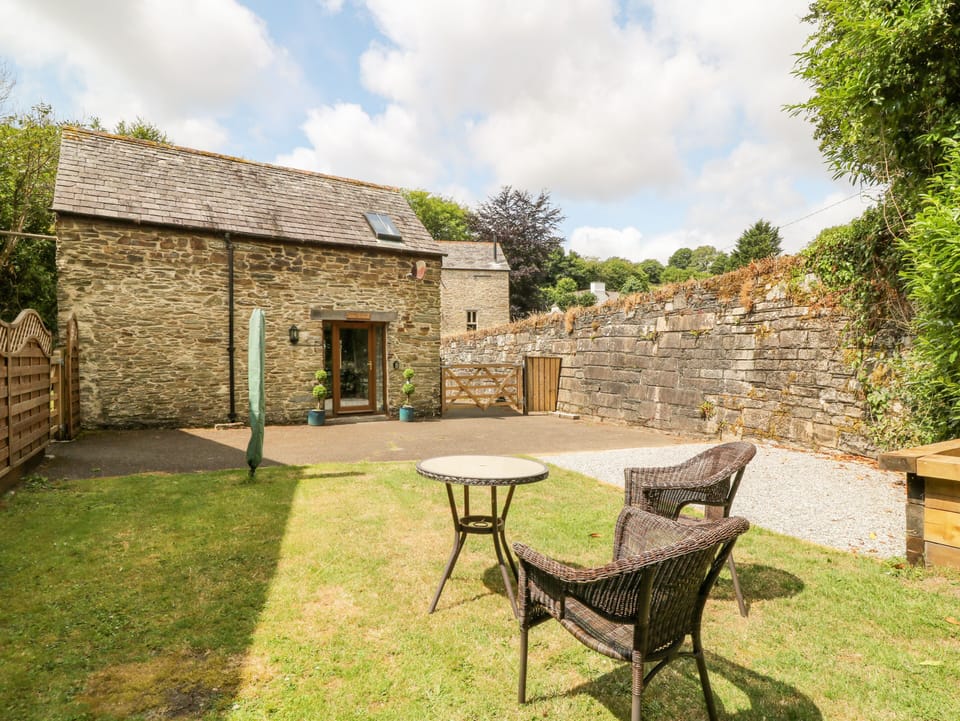 Cottage | Property grounds