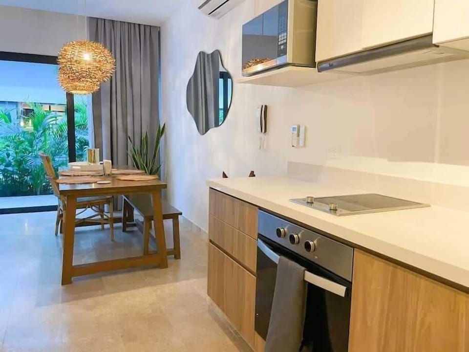 Cocina totalmente equipada y comedor