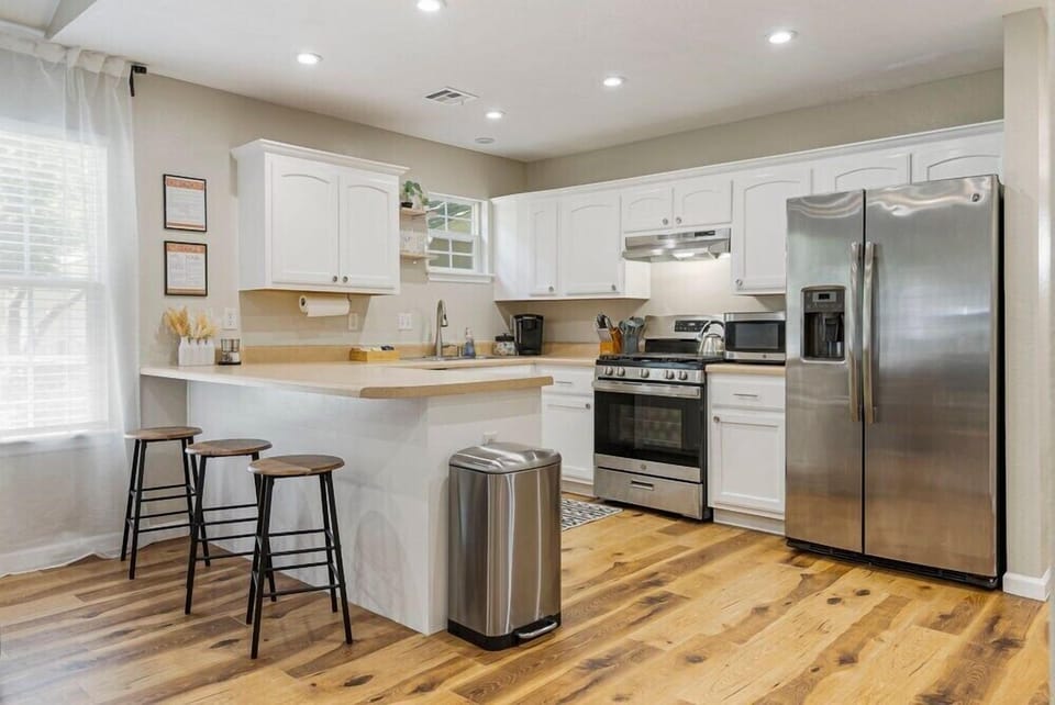 Great Kitchen w/ Tons of Storage, Updated Appliances & Separate Pantry
