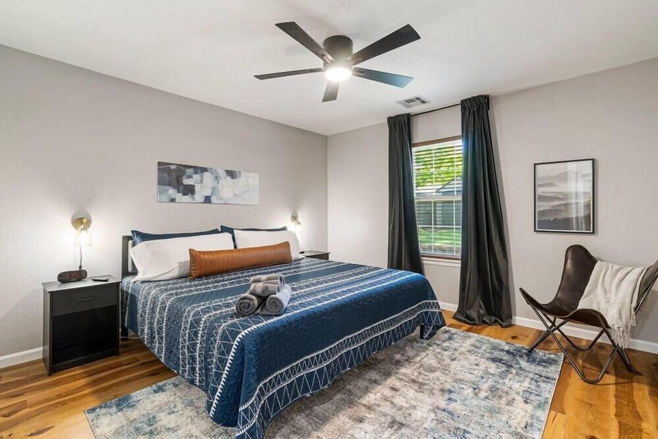 King Size Master Suite, Bedside Lighting & Tables