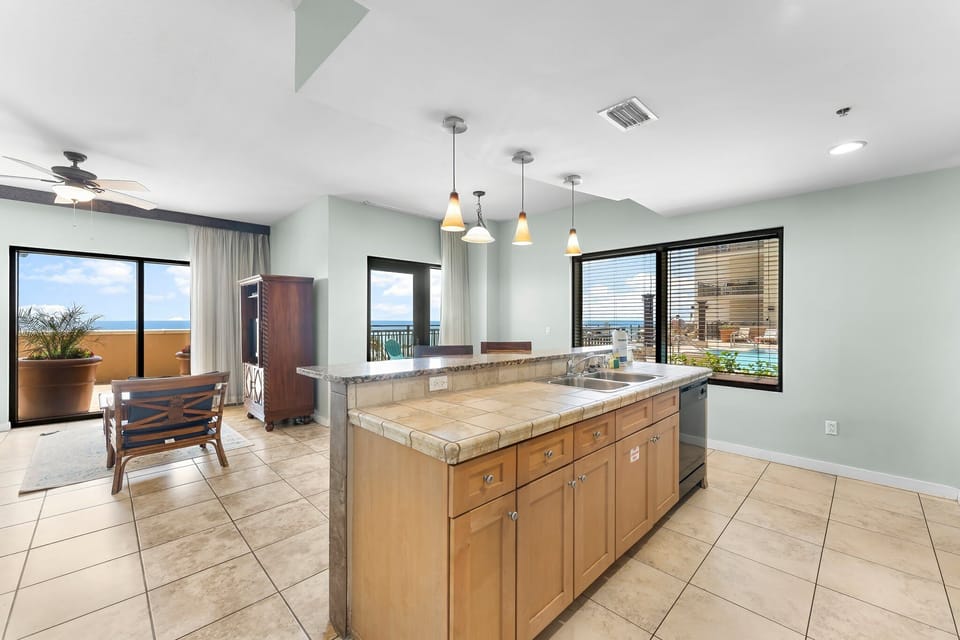 6-web-or-mls-15100 Front Beach Rd 436-6