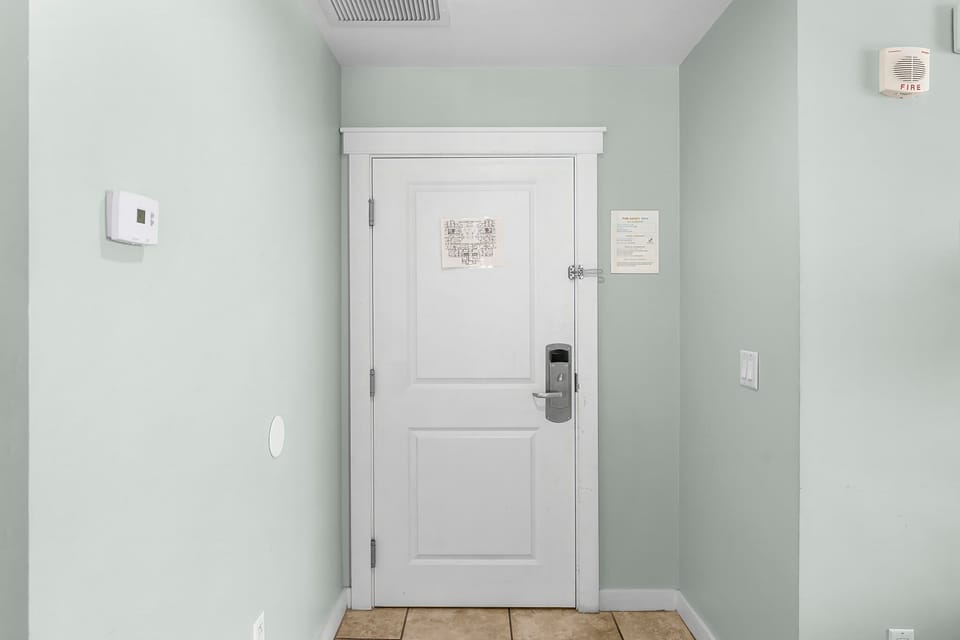 1-web-or-mls-15100 Front Beach Rd 436-1