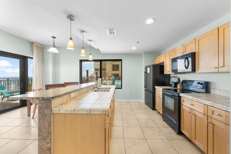 5-web-or-mls-15100 Front Beach Rd 436-5