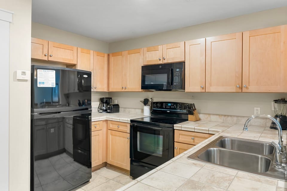 10-15100 Front Beach Rd 508-20