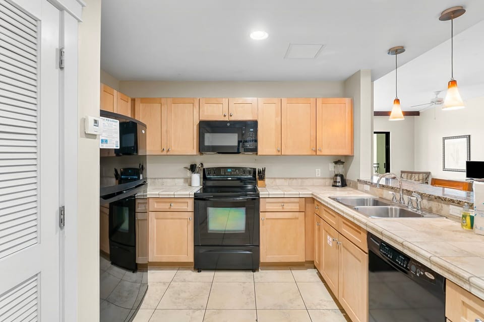 9-15100 Front Beach Rd 508-19