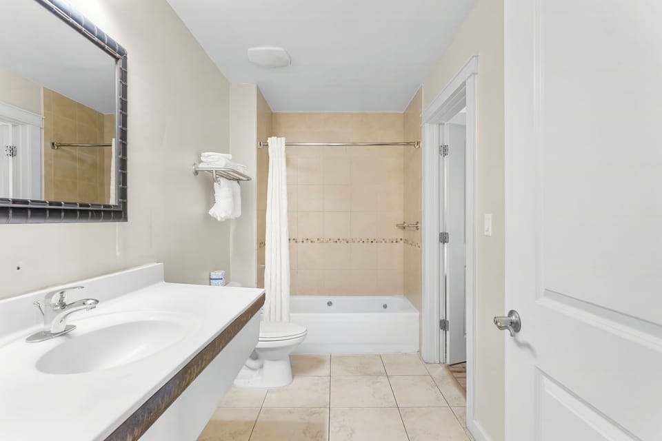 20-15100 Front Beach Rd 508-9 (2)