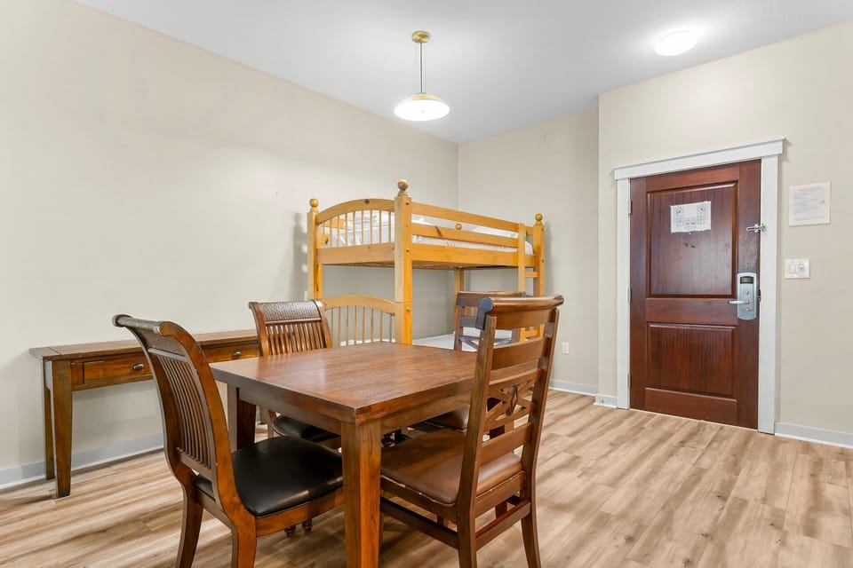 3-15100 Front Beach Rd 508-15