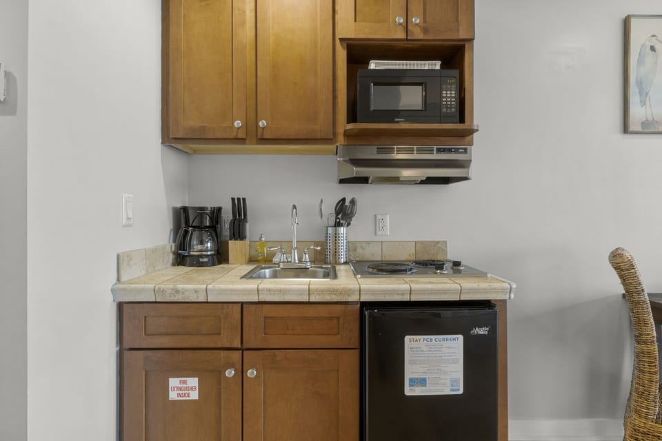 5-web-or-mls-15100-front-beach-rd-513
