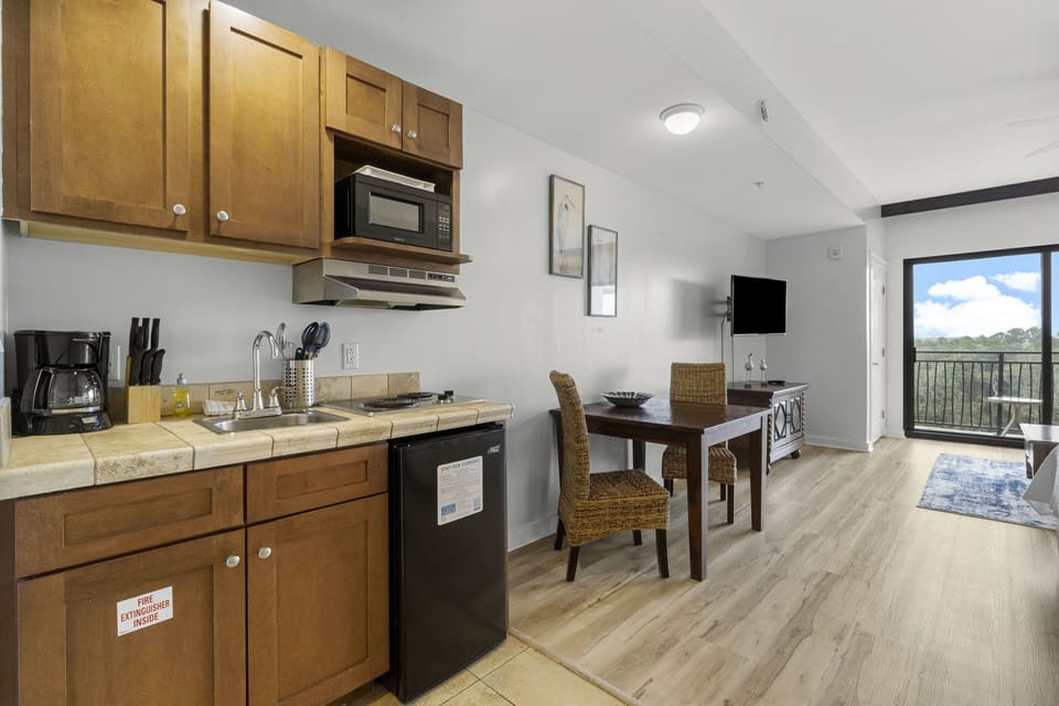 4-web-or-mls-15100-front-beach-rd-513