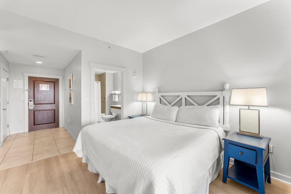 5-web-or-mls-15100 Front Beach Rd 815-3