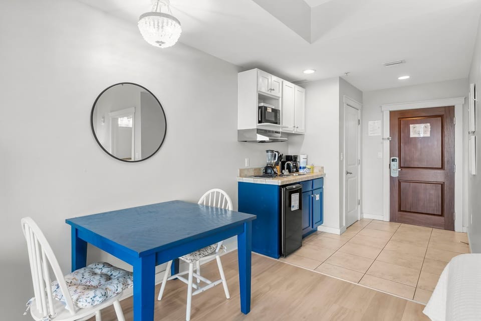 3-web-or-mls-15100 Front Beach Rd 815-5