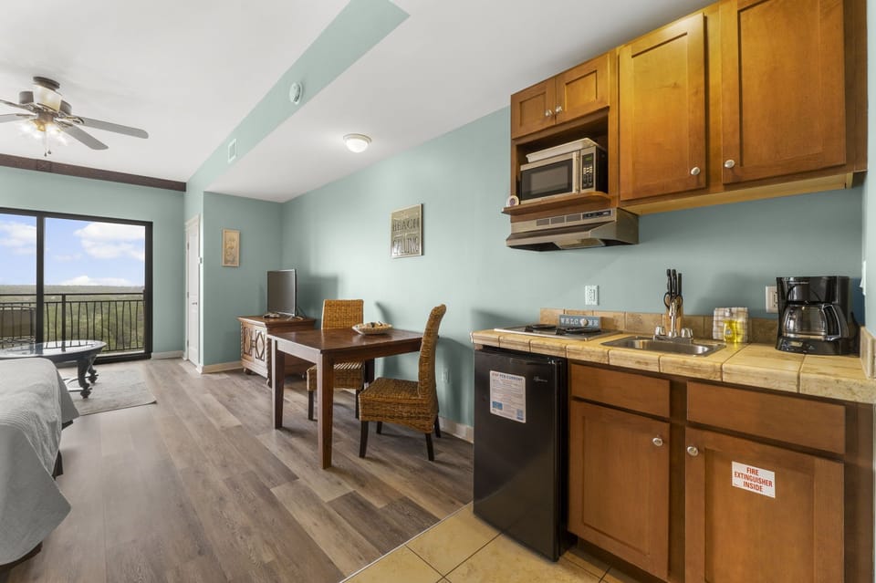 4-web-or-mls-15100-front-beach-rd-915