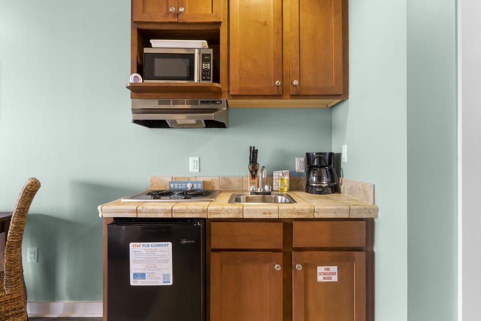 5-web-or-mls-15100-front-beach-rd-915