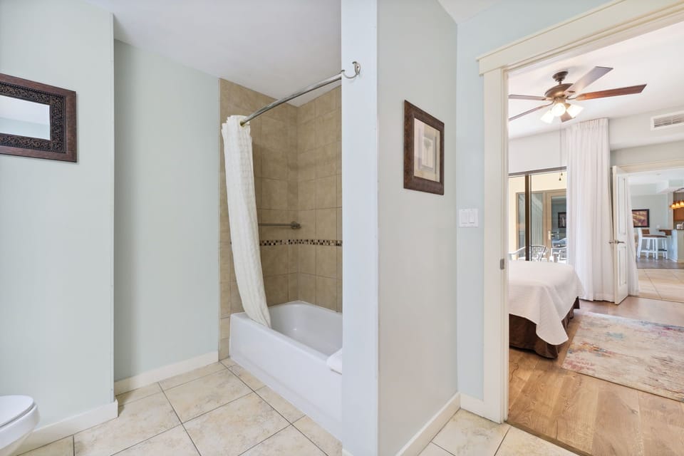 7-web-or-mls-15100-front-beach-rd-1024