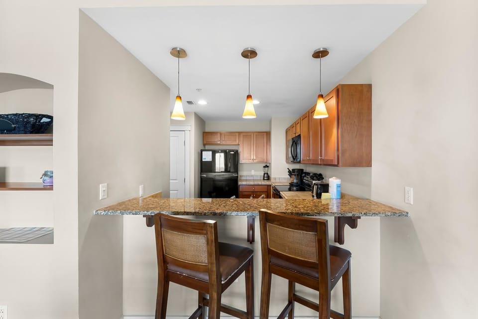 3-web-or-mls-15100 Front Beach Rd 1027-6
