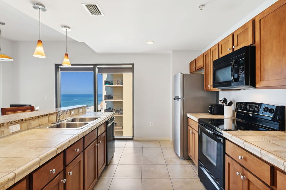 8-web-or-mls-15100-front-beach-rd-11361138