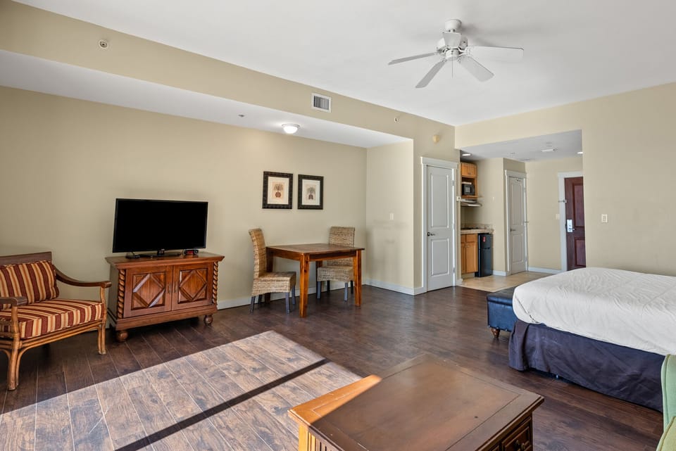 Panama City Beach Condo Unit 1320 (10)