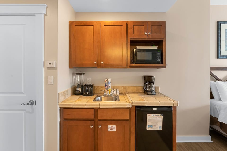 24-web-or-mls-15100-front-beach-rd-13331335