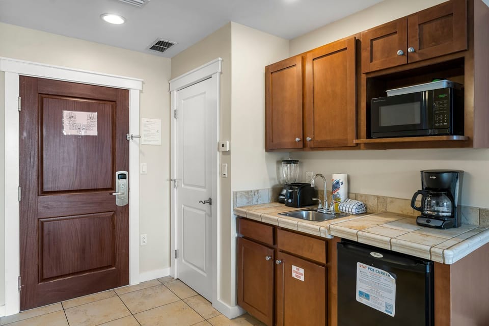 23-web-or-mls-15100-front-beach-rd-13331335
