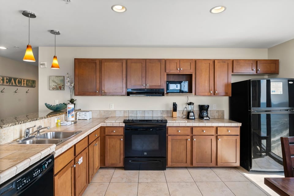 3-web-or-mls-15100-front-beach-rd-13331335