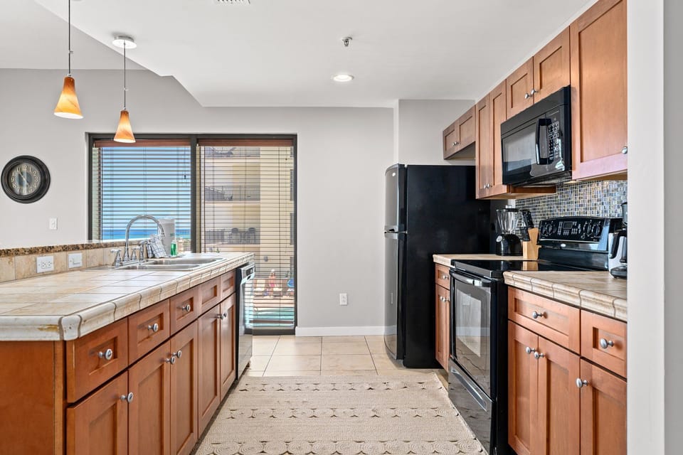 9-web-or-mls-15100-front-beach-rd-unit-536