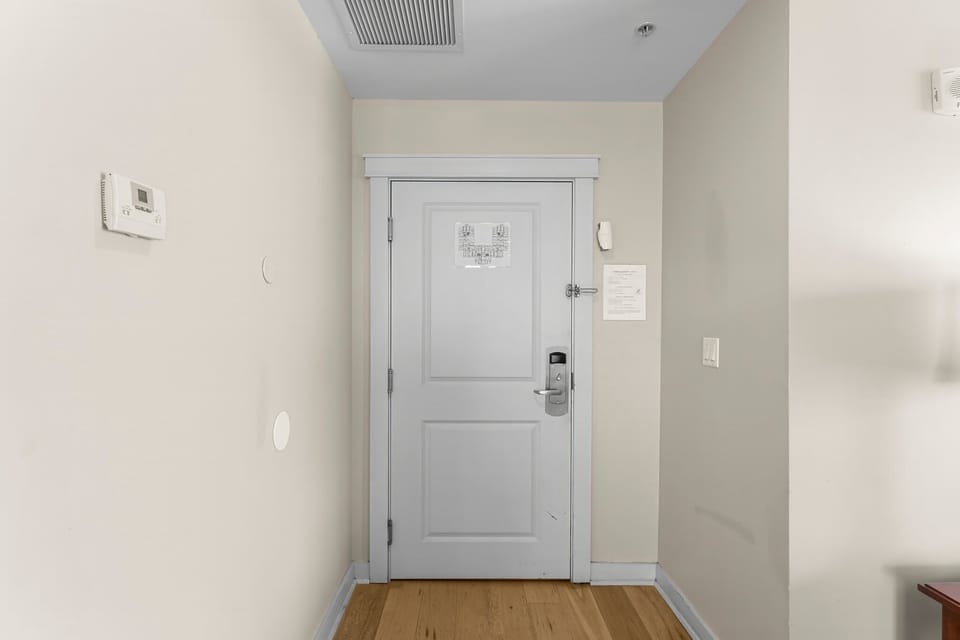 8-web-or-mls-15100  Front Beach Road 603-1