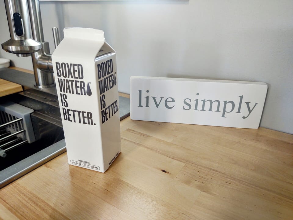 Deluxe Studio | Free WiFi, bed sheets