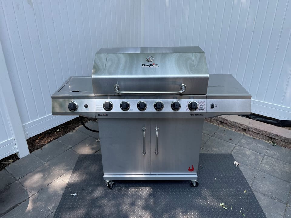 Our large-capacity grill has a searing option and additional side burner too!