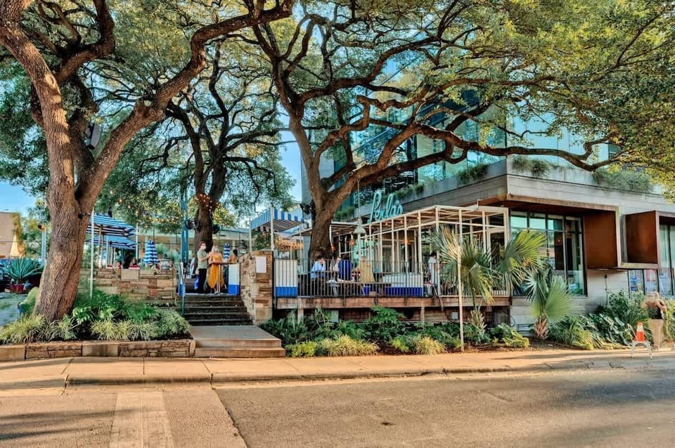 Perla's Seafood & Oyster