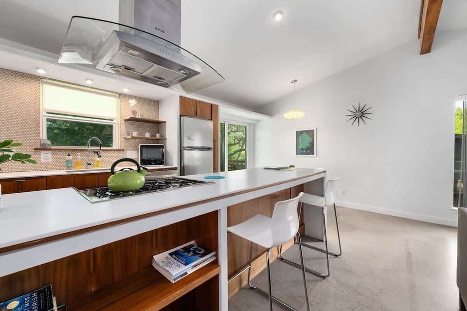 There's seating for 2 at the kitchen island