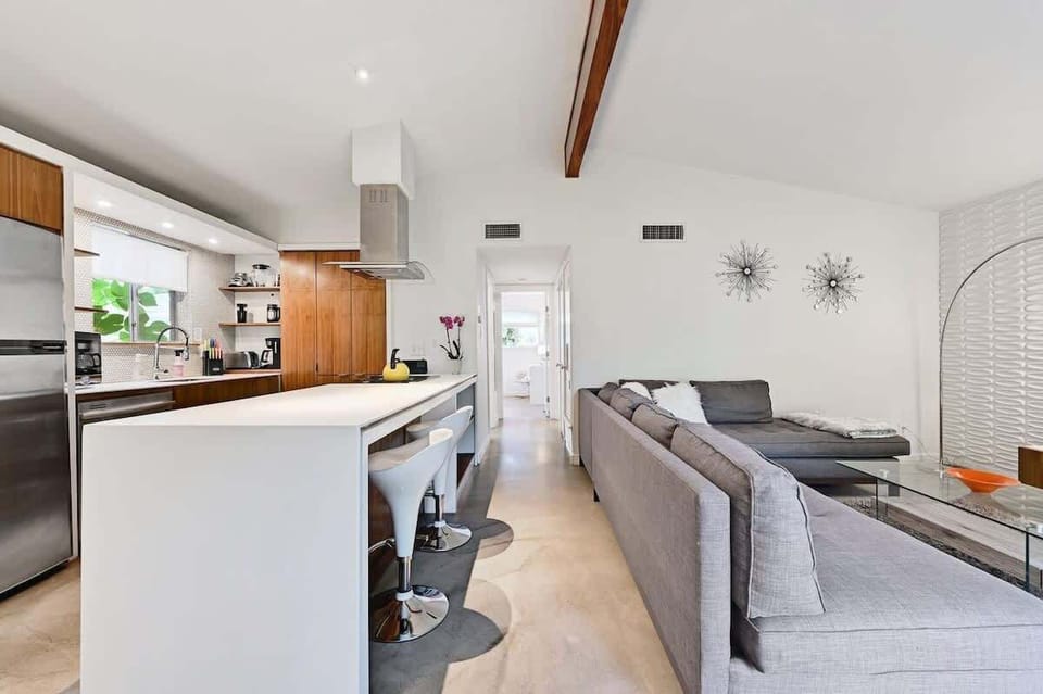 Open kitchen-dining room