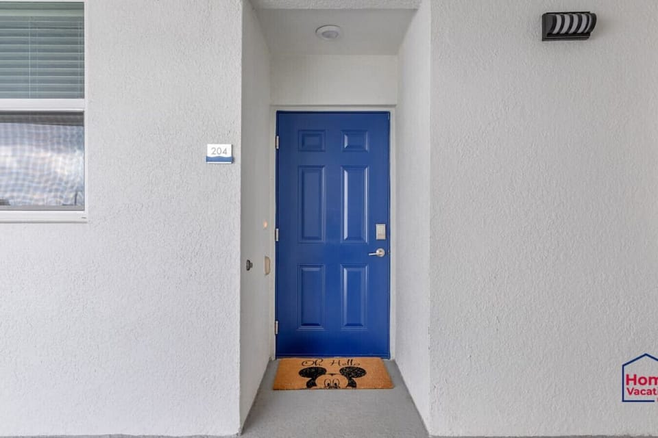 Unit door