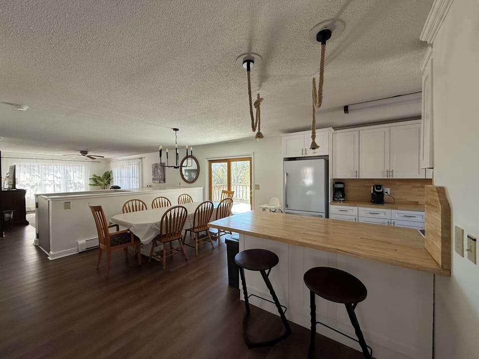Freshly updated kitchen and dining area!