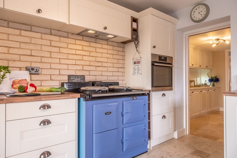 Ground floor: Aga and electric oven