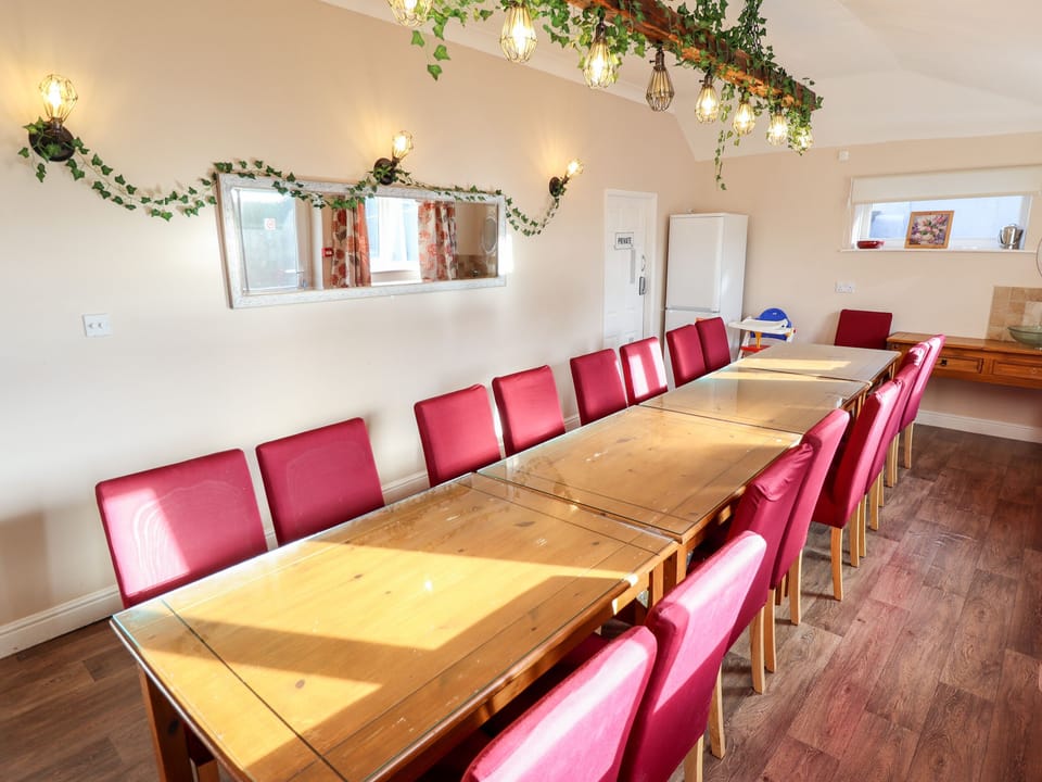 Cottage | Dining