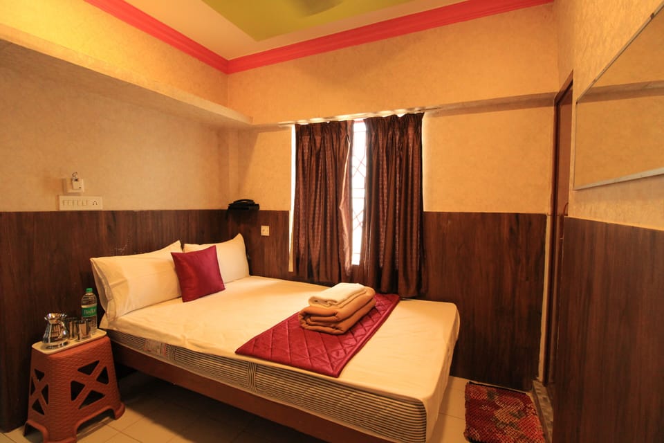 Standard Room | Egyptian cotton sheets, premium bedding, free WiFi, bed sheets